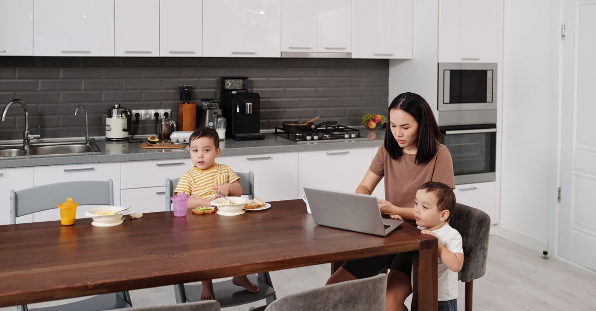 Parentalité et double activité : réconcilier carrière, enfants et projet immobilier sans s’épuiser